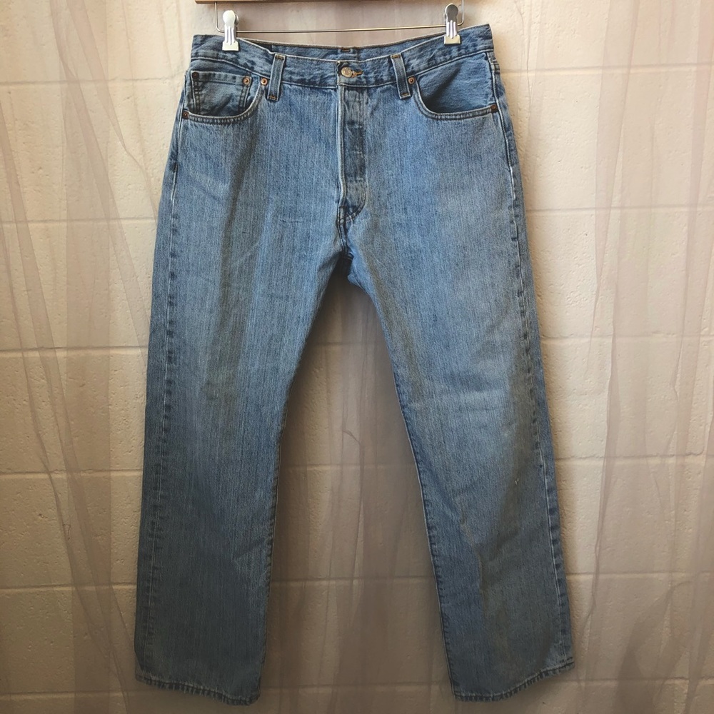 Vintage Levi’s high waisted light wash denim.